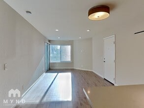 2524 T St, Unit 14 in Sacramento, CA - Building Photo - Building Photo