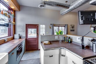 2562 W River Dr in Denver, CO - Building Photo - Building Photo