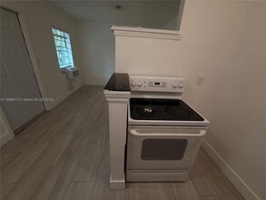 930 SW 29th St in Fort Lauderdale, FL - Building Photo - Building Photo
