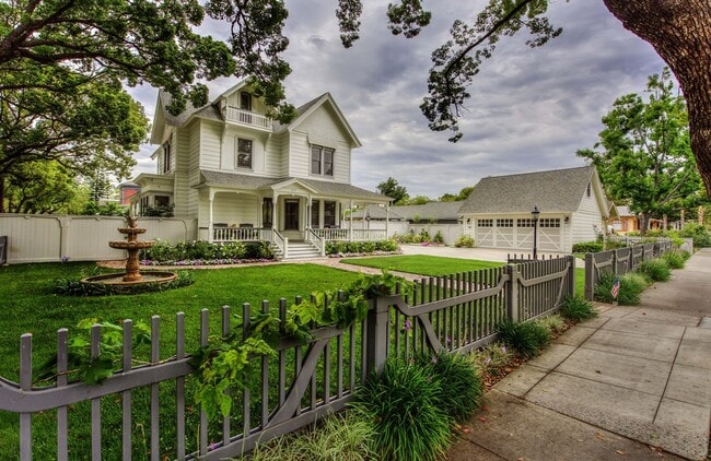 property at 205 E Palmyra Ave
