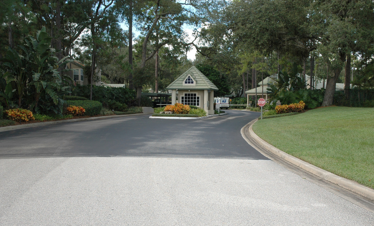 Barclay Place at Heathrow in Heathrow, FL - Building Photo