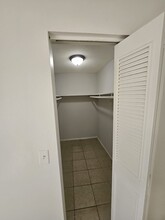 4800 NW 24th Ct in Lauderdale Lakes, FL - Building Photo - Building Photo