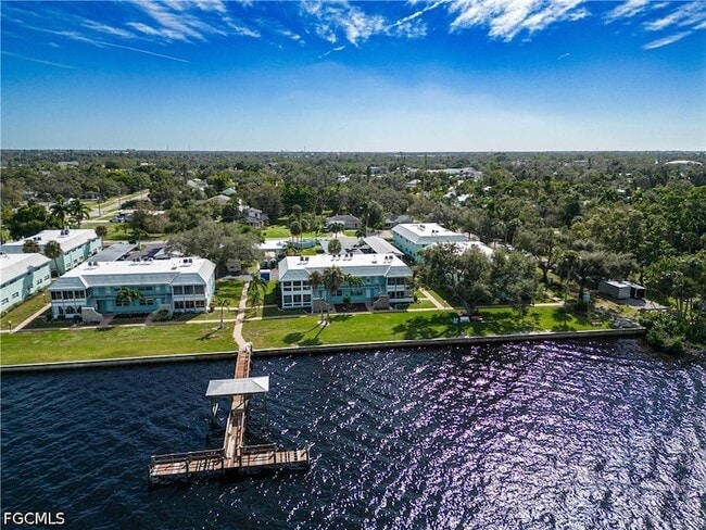 property at 3225 E Riverside Dr