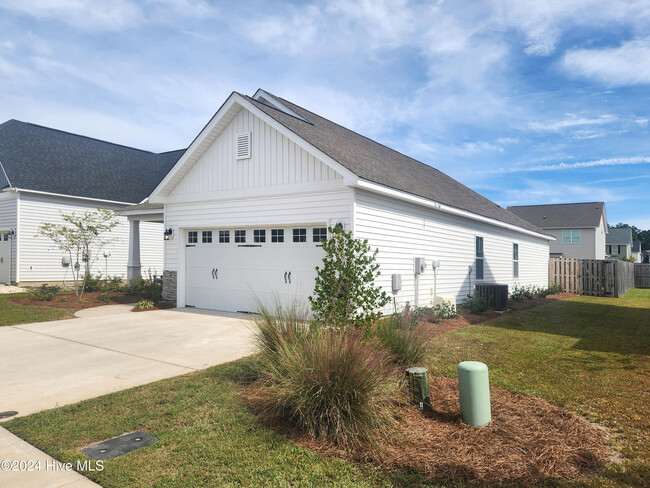 1460 Creek Bend Ter in Wilmington, NC - Building Photo - Building Photo