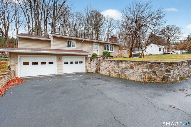 6 Brighton St in Danbury, CT - Building Photo - Building Photo