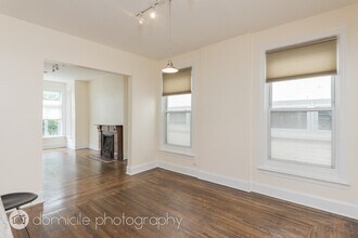 2005 W Race Ave, Unit #2 in Chicago, IL - Foto de edificio - Building Photo