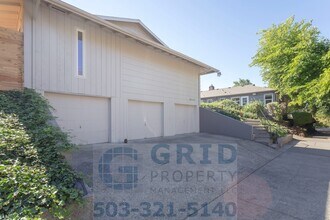 2820-2824-2824 SE Woodward St in Portland, OR - Building Photo - Building Photo