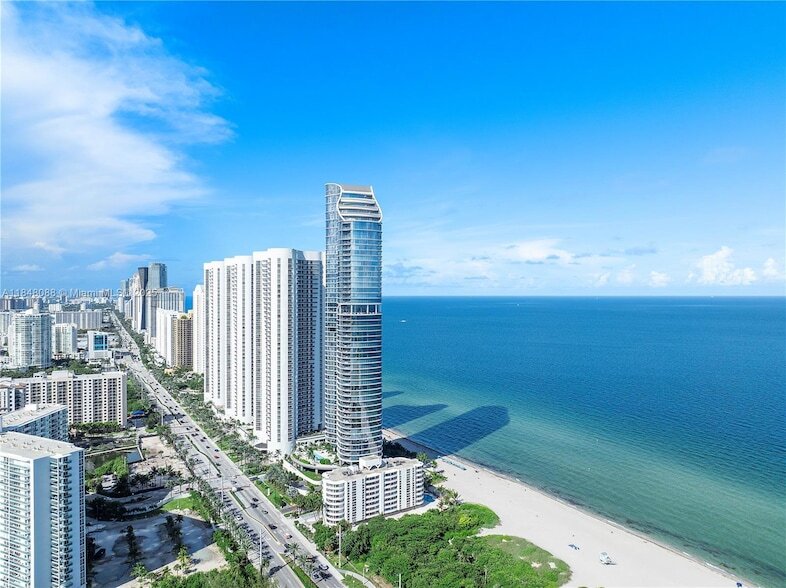 15701 Collins Ave, Unit 3605 in Sunny Isles Beach, FL - Building Photo