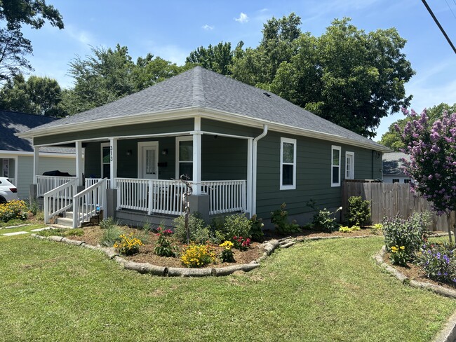 property at 313 Cherry Grv