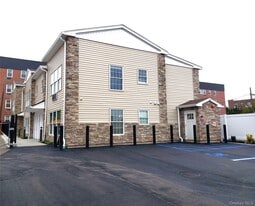 71 N Main St in Freeport, NY - Building Photo