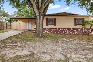 7314 Sequoia Dr in Tampa, FL - Building Photo