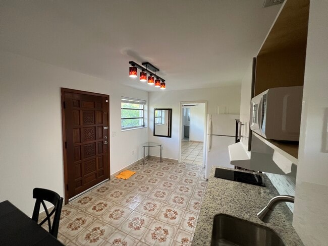 501 SW 60th Ct