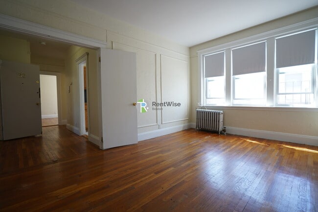 1687 Commonwealth Ave in Boston, MA - Building Photo - Building Photo