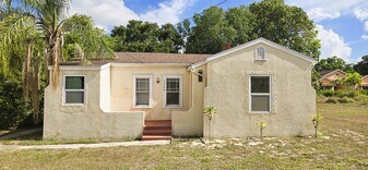 1065 Sunset Dr in Lake Wales, FL - Building Photo