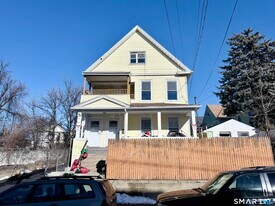 47 Berkshire Ave in Bridgeport, CT - Building Photo