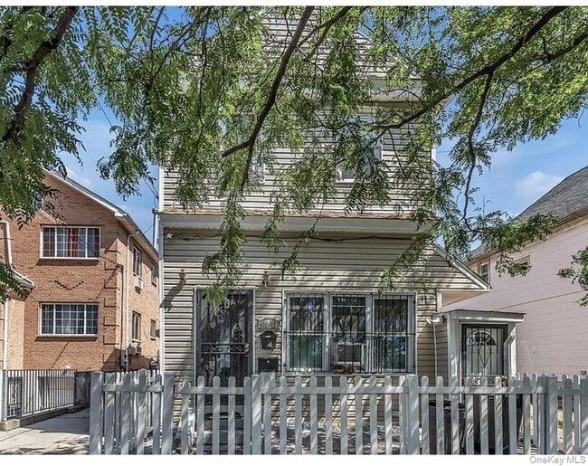 property at 160-13 N Conduit Ave