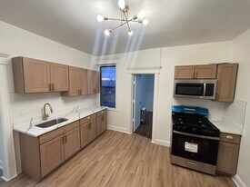 160 59th St in West New York, NJ - Building Photo