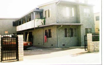 1148 N Westmoreland Ave in Los Angeles, CA - Building Photo - Building Photo