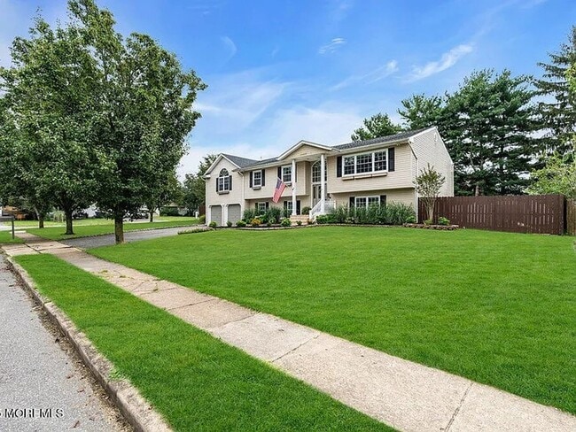 61 Lynn Dr in Toms River, NJ - Building Photo - Building Photo