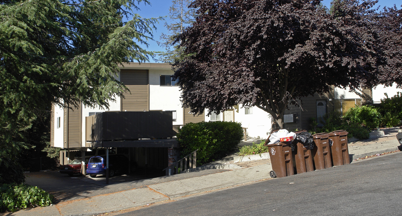 449 Corte Arango in El Sobrante, CA - Foto de edificio