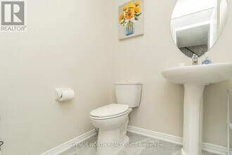 103 Osnabrook Private in Ottawa, ON - Building Photo - Building Photo
