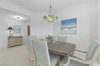 7040 Pelican Bay Blvd in Naples, FL - Building Photo - Building Photo