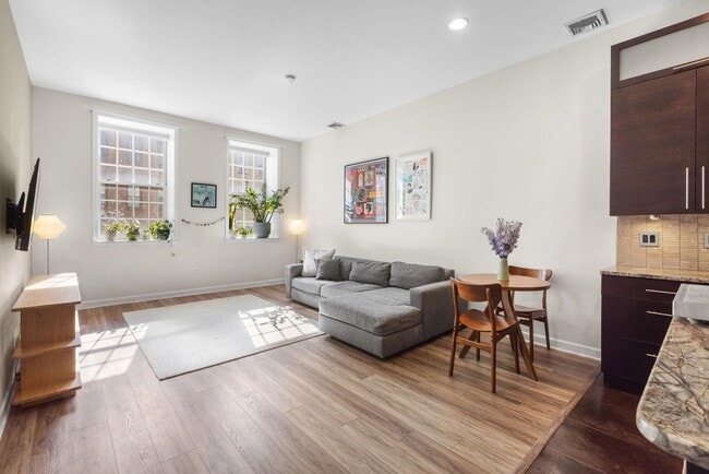 222 Clinton St in Hoboken, NJ - Building Photo - Building Photo