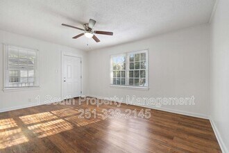 212 Pinehill Dr in Mobile, AL - Building Photo - Building Photo