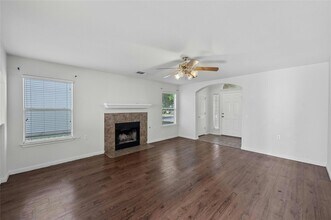 410 Colonial Park Blvd in Austin, TX - Building Photo - Building Photo