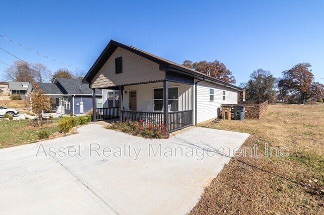 property at 205 Kingwood Rd