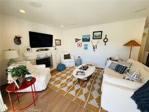 18071 Westlake Cir in Huntington Beach, CA - Building Photo - Building Photo