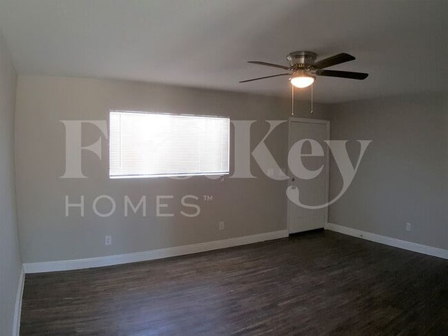 2316 E Dori Ave in Las Vegas, NV - Building Photo - Building Photo