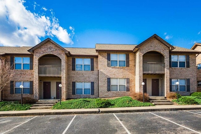 Country Shores Apartments in Kingsport, TN - Building Photo - Building Photo