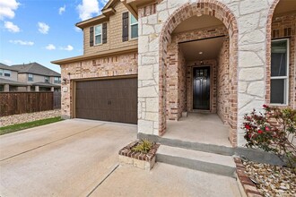 1933 Stinnett Dr in Leander, TX - Building Photo - Building Photo