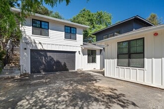 1560 Laurel St in Healdsburg, CA - Building Photo - Building Photo