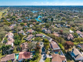 2925 Azalea Dr in Hollywood, FL - Building Photo - Building Photo