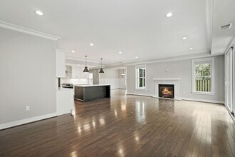 517 Great Falls St in Falls Church, VA - Building Photo - Building Photo