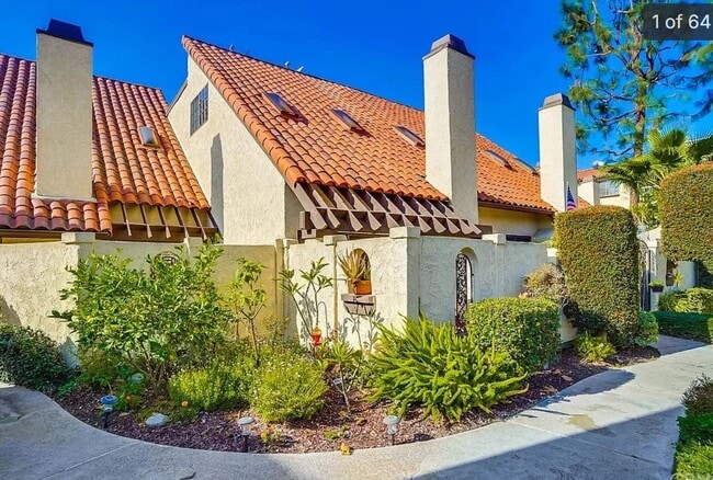 5453 E Centralia St in Long Beach, CA - Building Photo - Building Photo