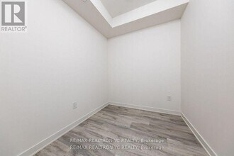 121-121 Lower Sherbourne St in Toronto, ON - Building Photo - Building Photo