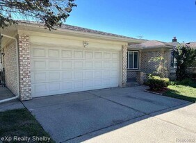 13770 White Cap Dr in Sterling Heights, MI - Building Photo