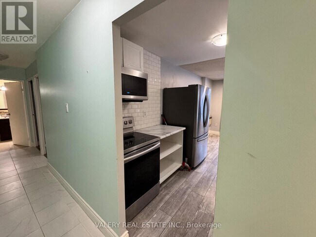 65 Highland Crescent in Kitchener, ON - Building Photo - Building Photo