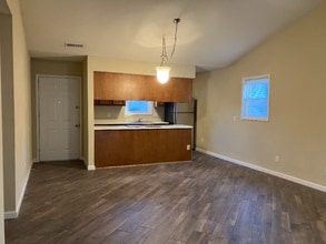 800 Deer Haven Ct in Wilmington, NC - Foto de edificio - Building Photo