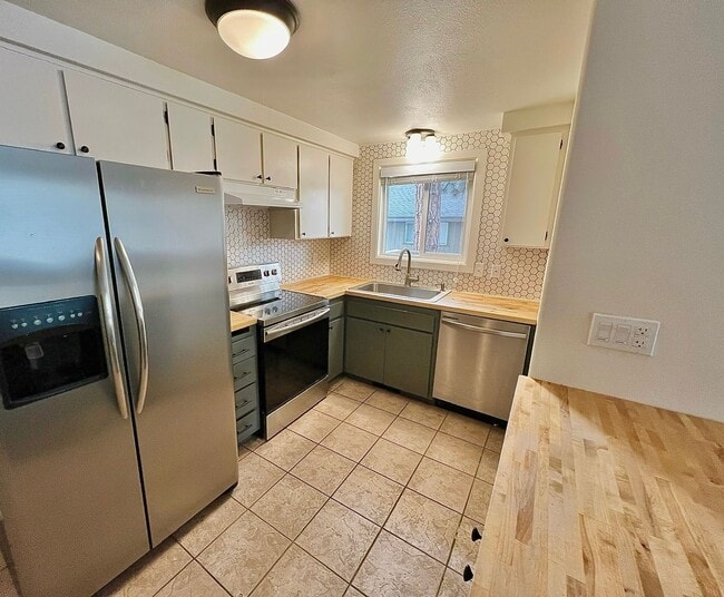 property at 624 SE Wilson Ave