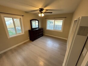 5398 34th St in Riverside, CA - Foto de edificio - Building Photo