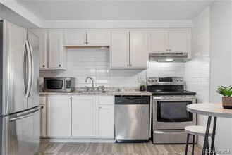 1304 S Parker Rd in Denver, CO - Building Photo - Building Photo