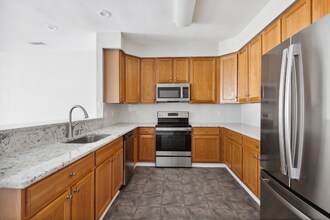 1546 Marina Dr in Slidell, LA - Foto de edificio - Building Photo