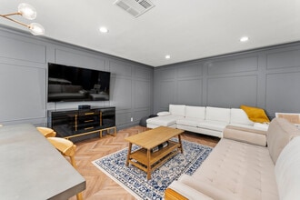9204 Pelican Ave in Fountain Valley, CA - Foto de edificio - Building Photo