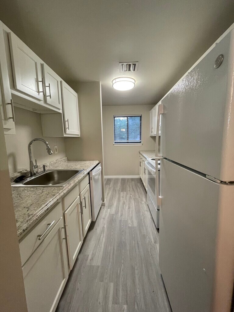 Sprucewood Apartments in Rocky Hill, CT
