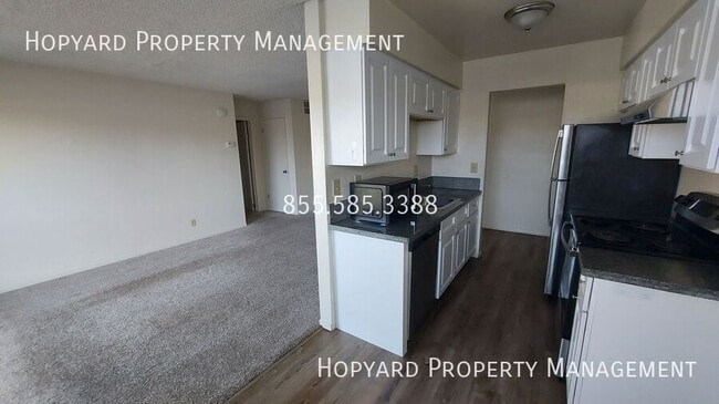 5155 Arden Way in Carmichael, CA - Building Photo - Building Photo