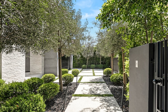 356 N La Jolla Ave in Los Angeles, CA - Building Photo - Building Photo